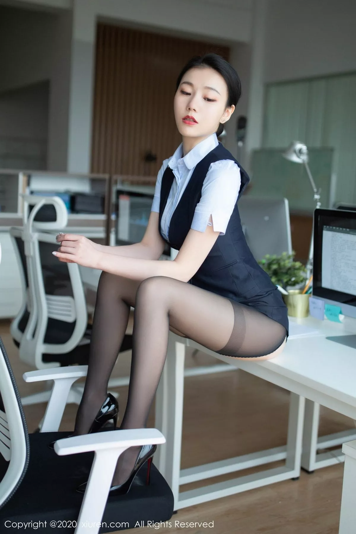秀人集.com_[XiuRen秀人网]No.2398_嫩模安然Maleah办公室秘书主题职业制服半脱秀性感内衣诱惑写真90P