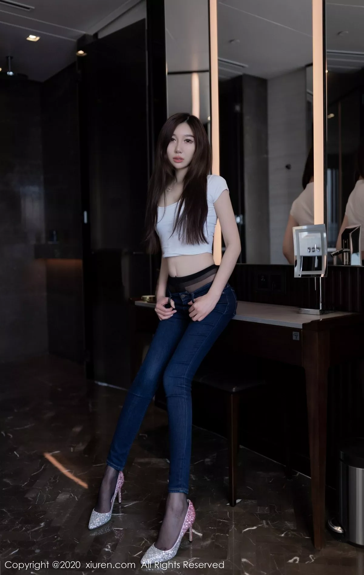 秀人集.com_[XiuRen秀人网]No.2406_嫩模Victoria志玲脱牛仔裤露黑丝裤袜性感黑色内衣诱惑写真60P