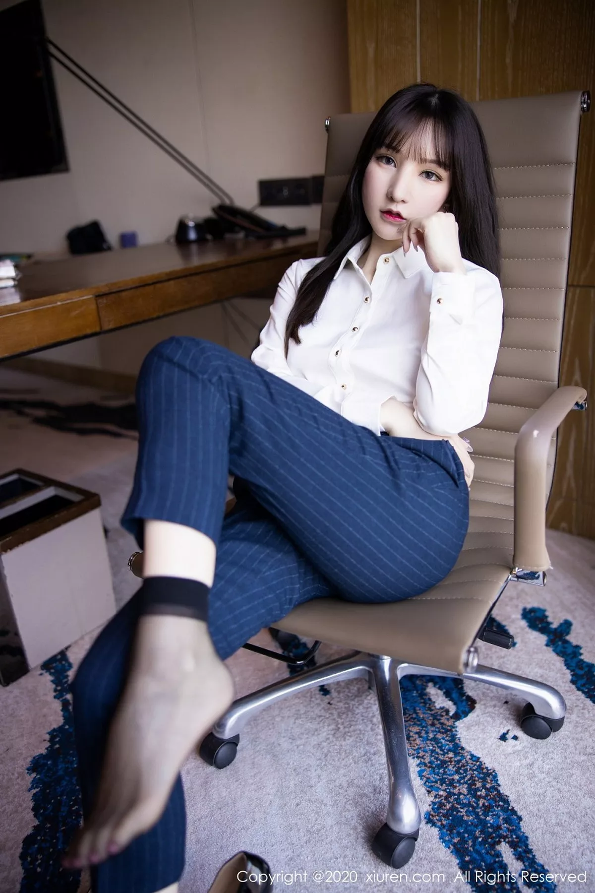 秀人集.com_[XiuRen秀人网]No.2356_女神周于希Sandy酒店私人管家主题私房肉丝裤袜秀美腿诱惑写真73P