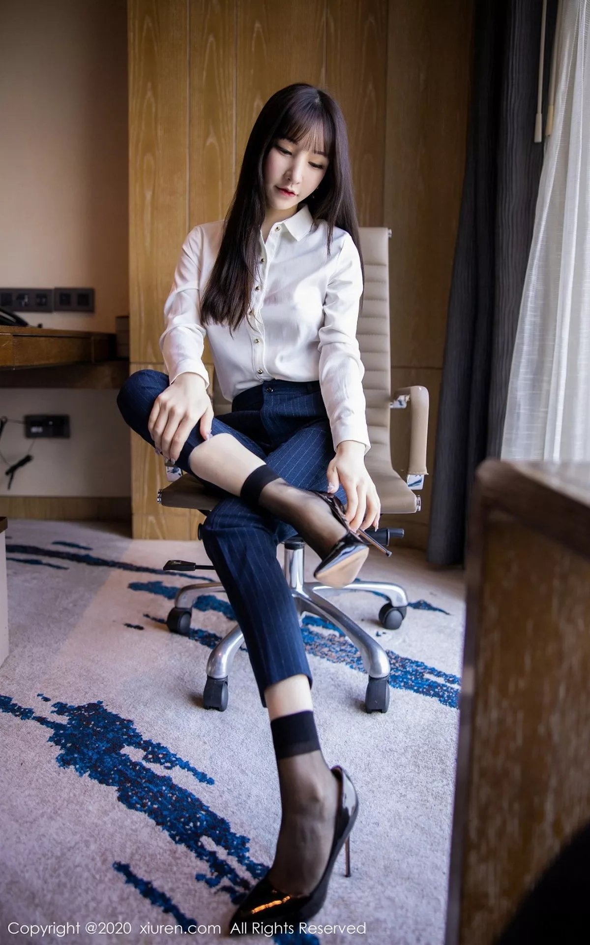 秀人集.com_[XiuRen秀人网]No.2356_女神周于希Sandy酒店私人管家主题私房肉丝裤袜秀美腿诱惑写真73P