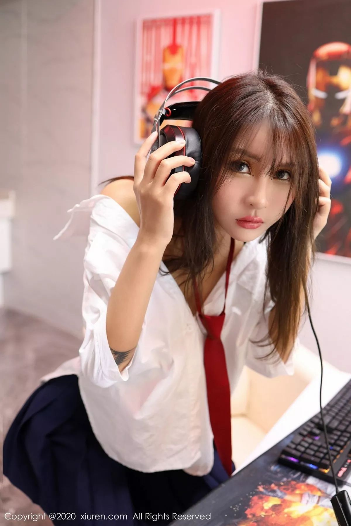 秀人集.com_[XiuRen秀人网]No.2461_嫩模Emily顾奈奈不良校花网瘾少女主题开档黑丝裤袜魅惑写真90P
