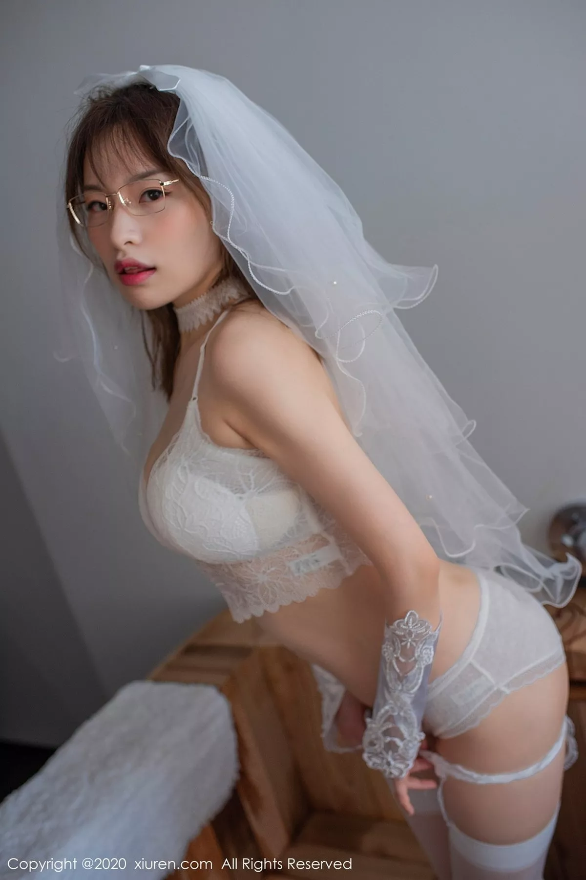 秀人集.com_[XiuRen秀人网]No.2359_嫩模小宣fancy大理旅拍私房白色新娘款婚纱秀火辣身材诱惑写真51P