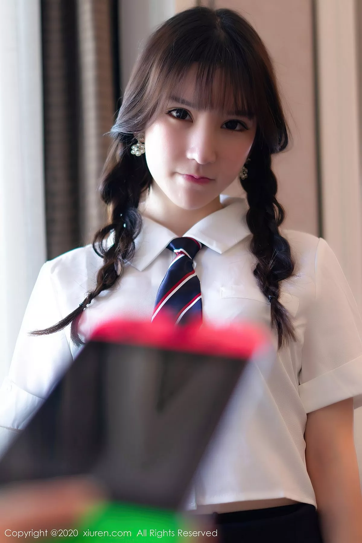 秀人集.com_[XiuRen秀人网]No.2559_女神周于希Sandy西双版纳旅拍JK制服半脱露开档黑丝裤袜诱惑写真80P