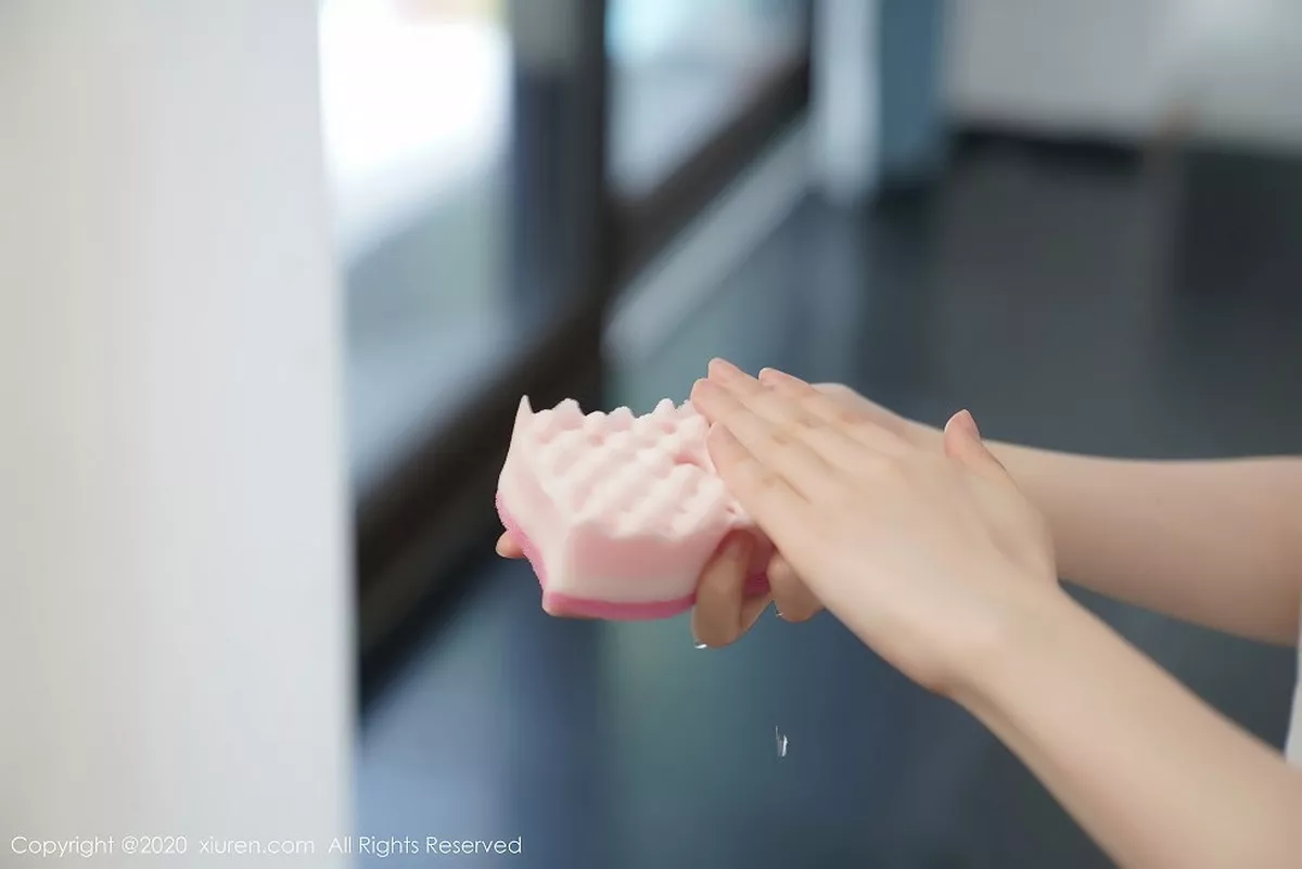 秀人集.com_[XiuRen秀人网]No.2557_女神糯美子Mini性感家政女仆主题超薄无内白丝裤袜极致诱惑写真106P