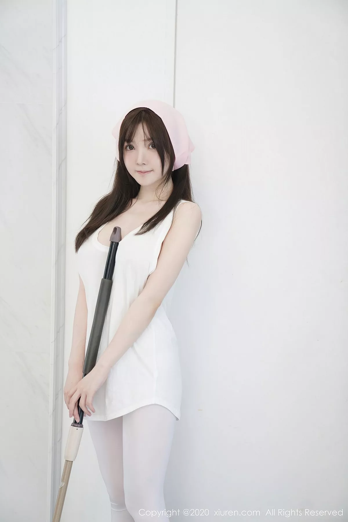秀人集.com_[XiuRen秀人网]No.2557_女神糯美子Mini性感家政女仆主题超薄无内白丝裤袜极致诱惑写真106P