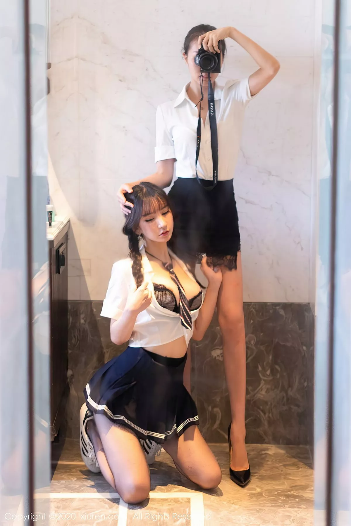 秀人集.com_[XiuRen秀人网]No.2559_女神周于希Sandy西双版纳旅拍JK制服半脱露开档黑丝裤袜诱惑写真80P