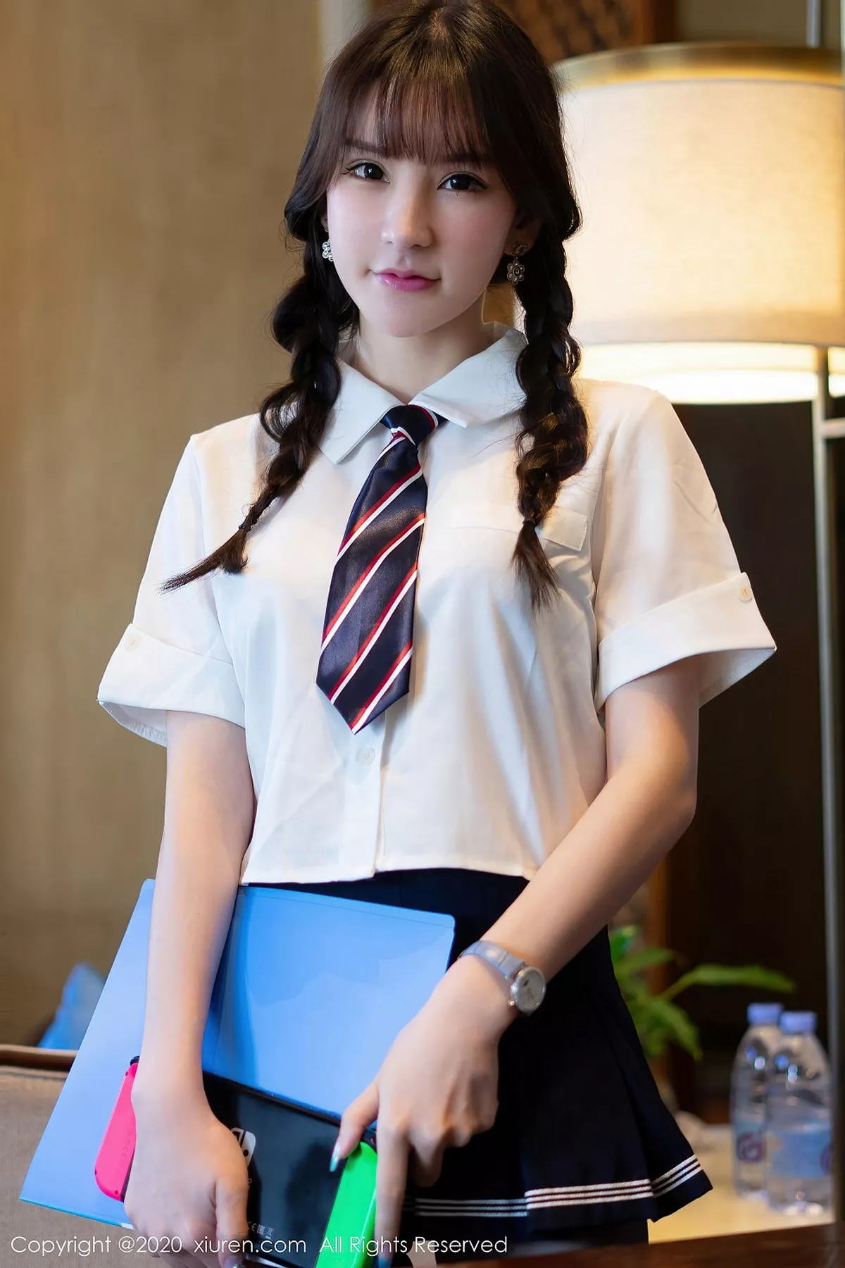 秀人集.com_[XiuRen秀人网]No.2559_女神周于希Sandy西双版纳旅拍JK制服半脱露开档黑丝裤袜诱惑写真80P