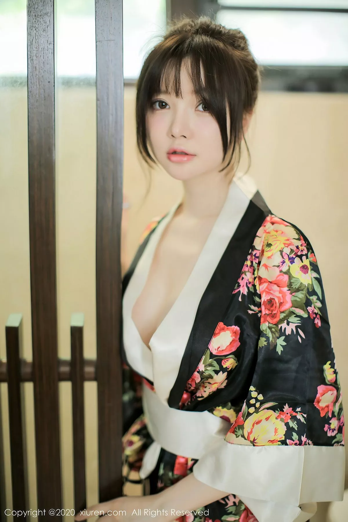 秀人集.com_[XiuRen秀人网]No.2581_女神糯美子Mini三亚旅拍色彩艳丽和服真空半露豪乳撩人诱惑写真43P