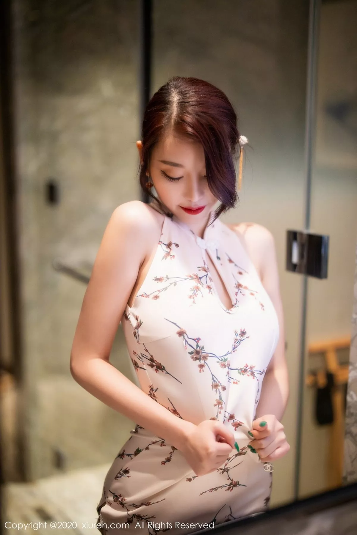 秀人集.com_[XiuRen秀人网]No.2487_女神杨晨晨sugar私房古韵旗袍配肉丝裤袜秀完美身材诱惑写真102P