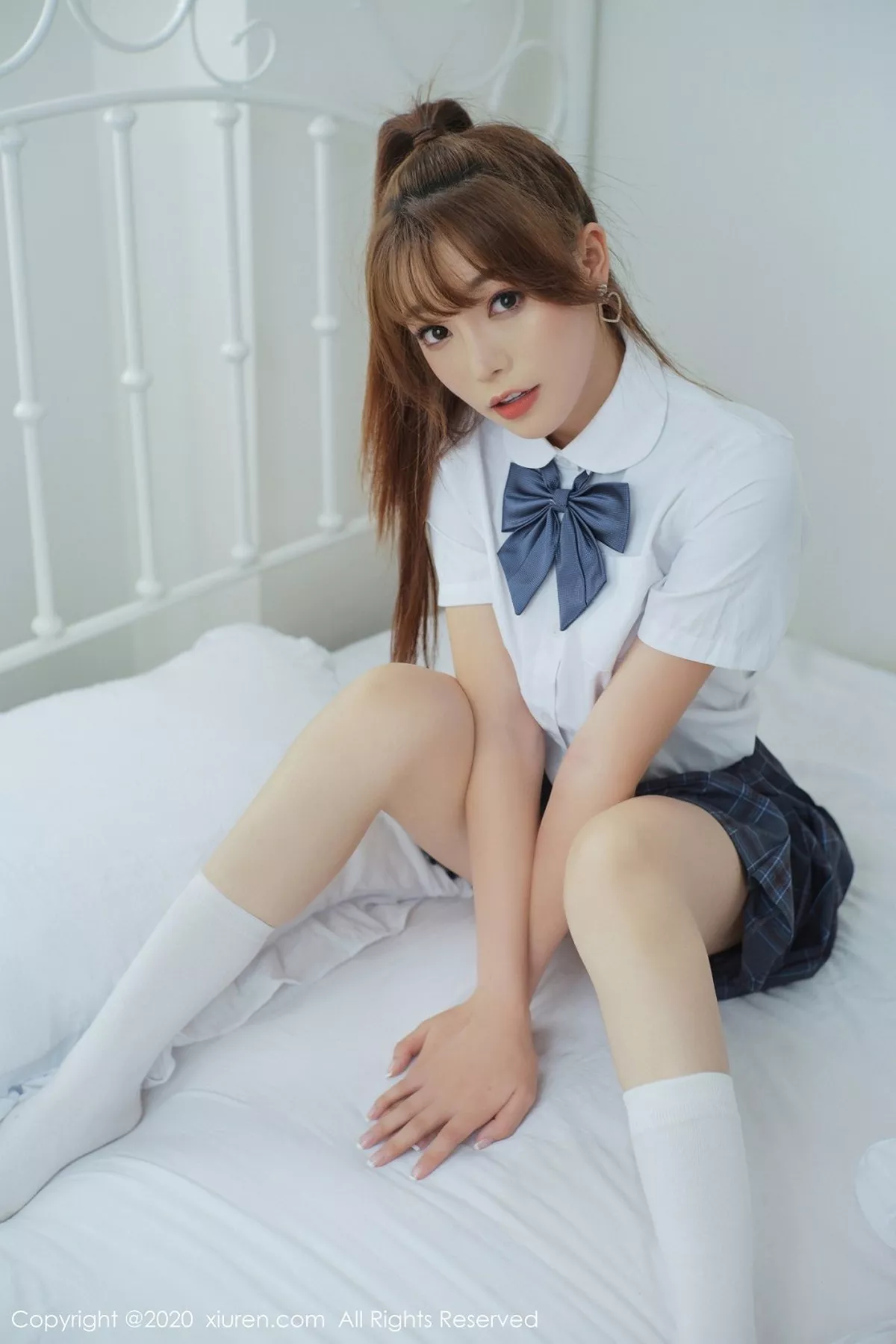 秀人集.com_[XiuRen秀人网]No.2502_女神芝芝Booty私房JK制服主题+粉色蕾丝内衣露惹火身材诱惑写真43P