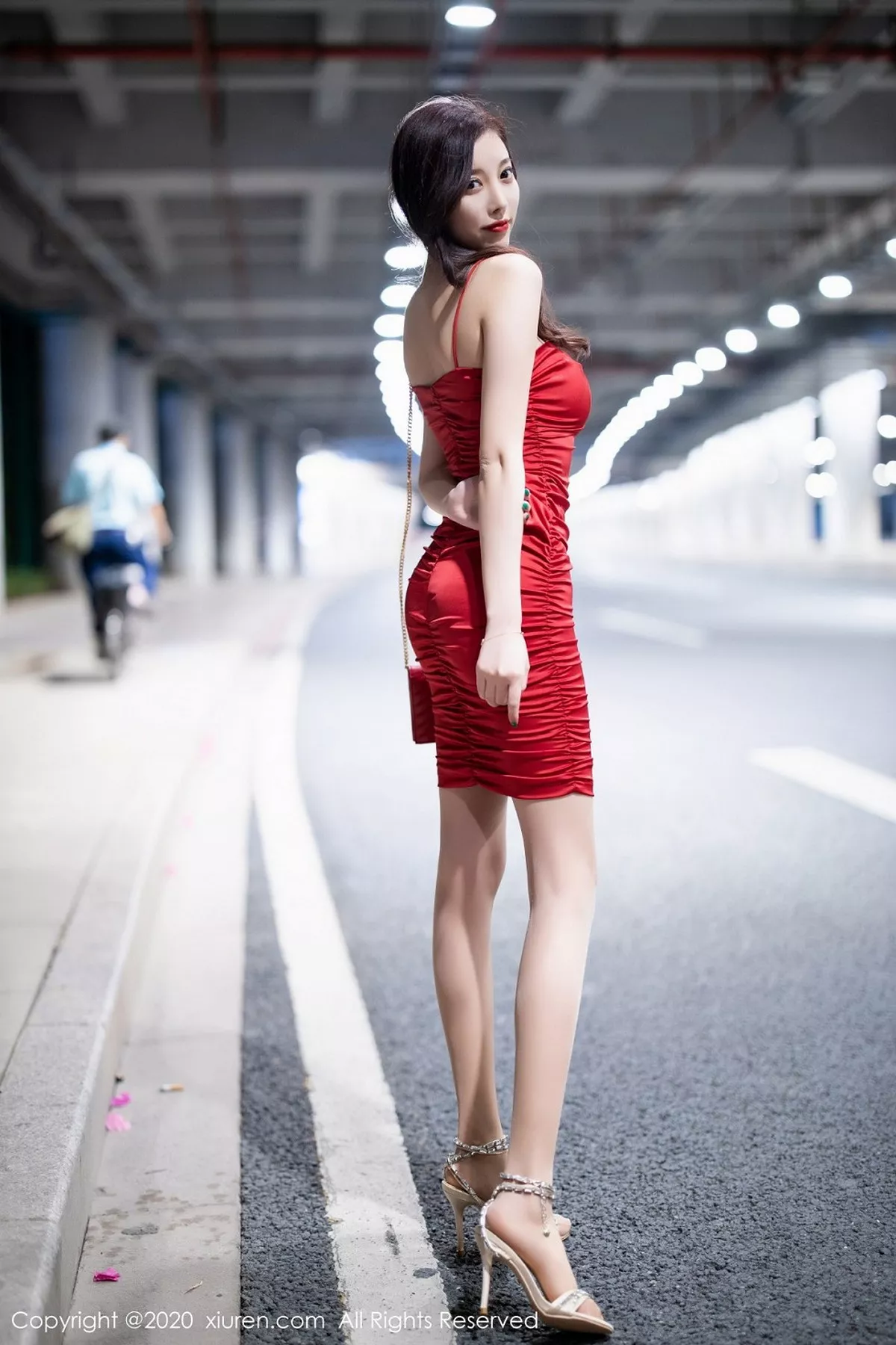 秀人集.com_[XiuRen秀人网]No.2514_女神杨晨晨sugar私房猩红吊裙配肉丝裤袜秀完美身材撩人诱惑写真120P