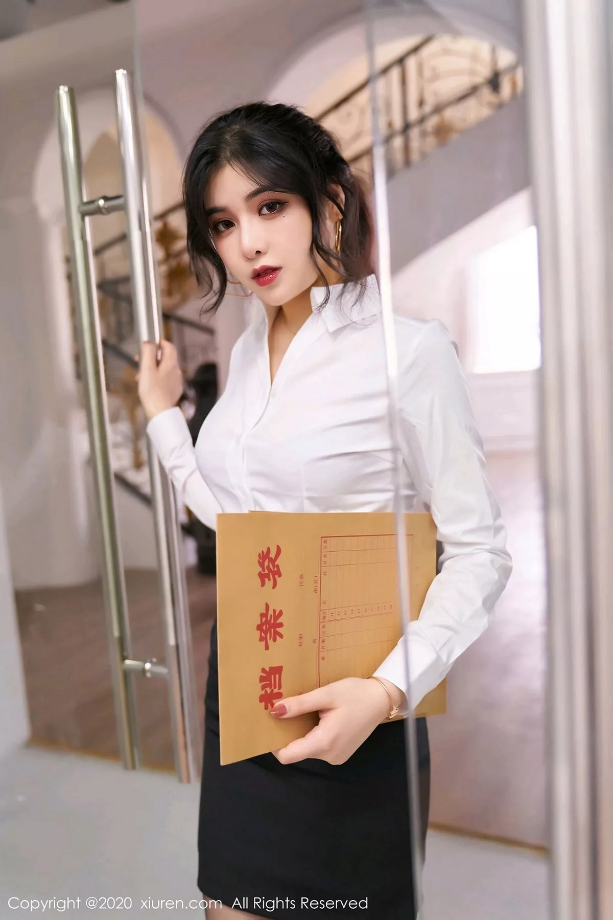 秀人集.com_[XiuRen秀人网]No.2768_嫩模韩静安经典秘书职业装主题半脱黑丝裤袜秀翘臀美腿诱惑写真47P