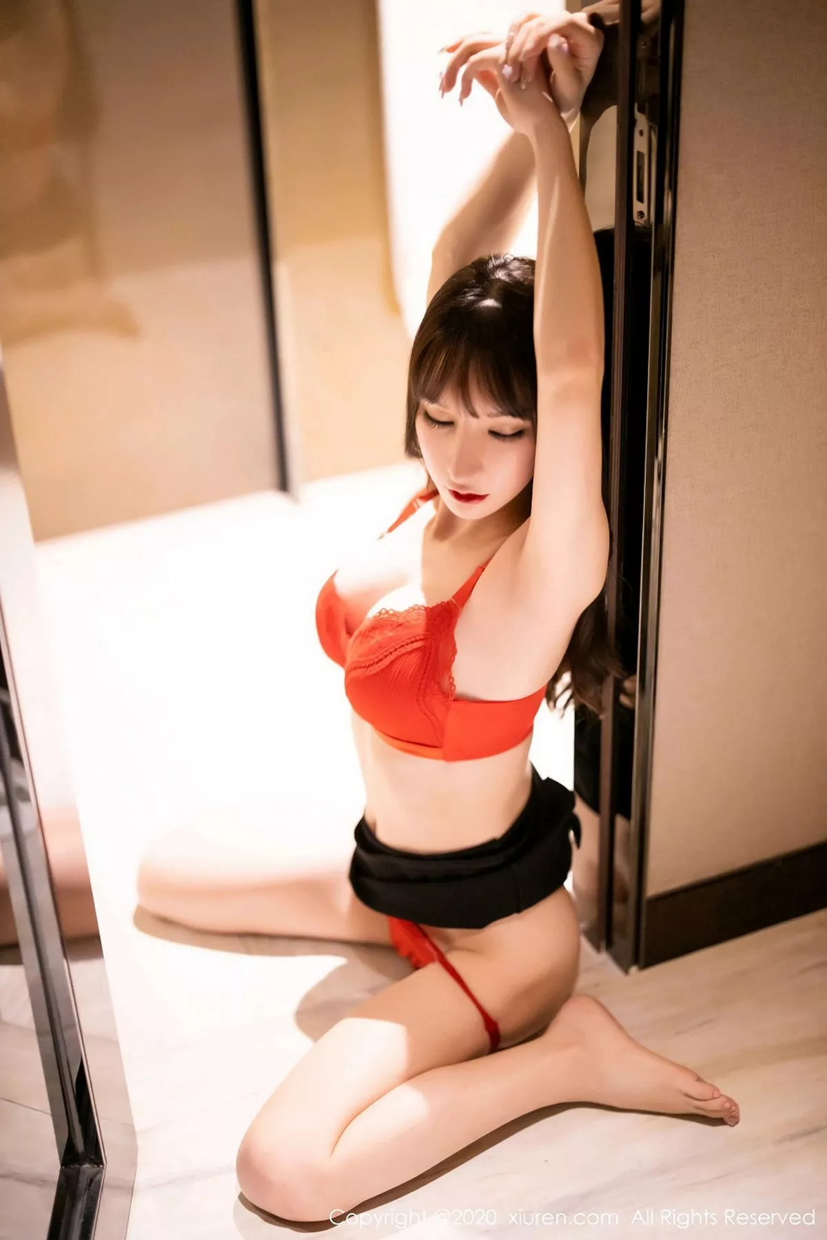秀人集.com_[XiuRen秀人网]No.2820_女神周于希Sandy时尚魅力制服私房半脱露性感红色内衣诱惑写真50P