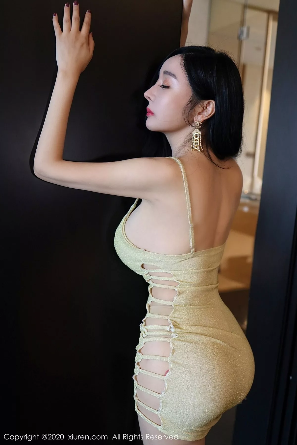 秀人集.com_[XiuRen秀人网]No.2854_嫩模允爾华丽典雅吊裙配无内肉丝裤袜秀翘臀屁沟极致诱惑写真62P