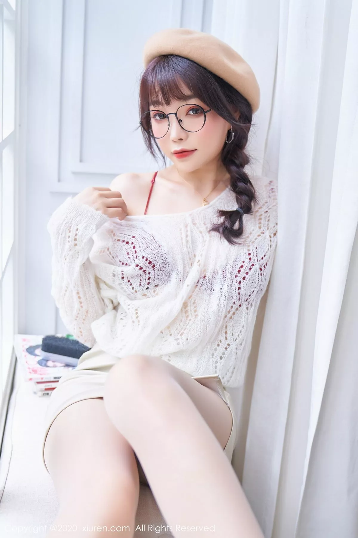 秀人集.com_[XiuRen秀人网]No.2859_女神芝芝Booty草帽眼镜OL主题性感红色内衣配肉丝裤袜诱惑写真84P