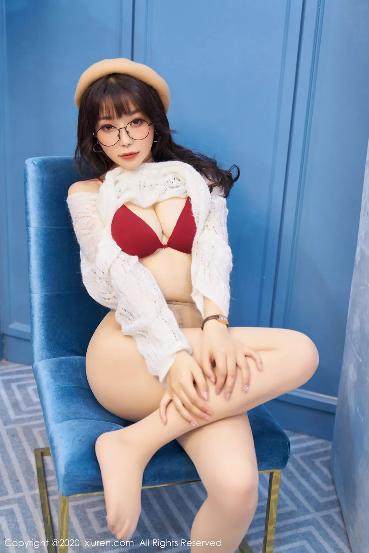 秀人集.com_[XiuRen秀人网]No.2859_女神芝芝Booty草帽眼镜OL主题性感红色内衣配肉丝裤袜诱惑写真84P