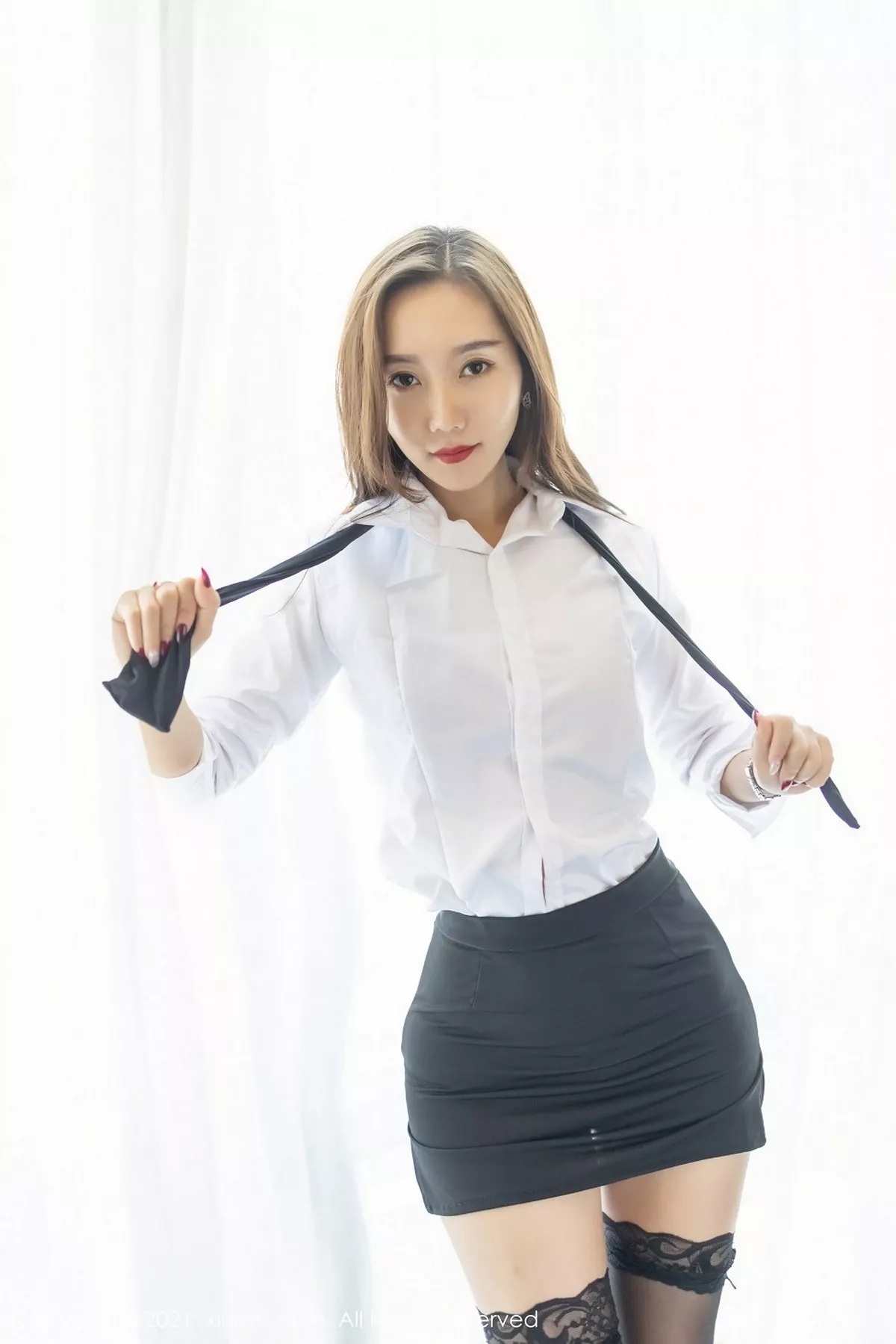 秀人集.com_[XiuRen秀人网]No.2991_嫩模艾静香私房黑短裙职场OL主题撩裙秀翘臀美腿撩人诱惑写真43P