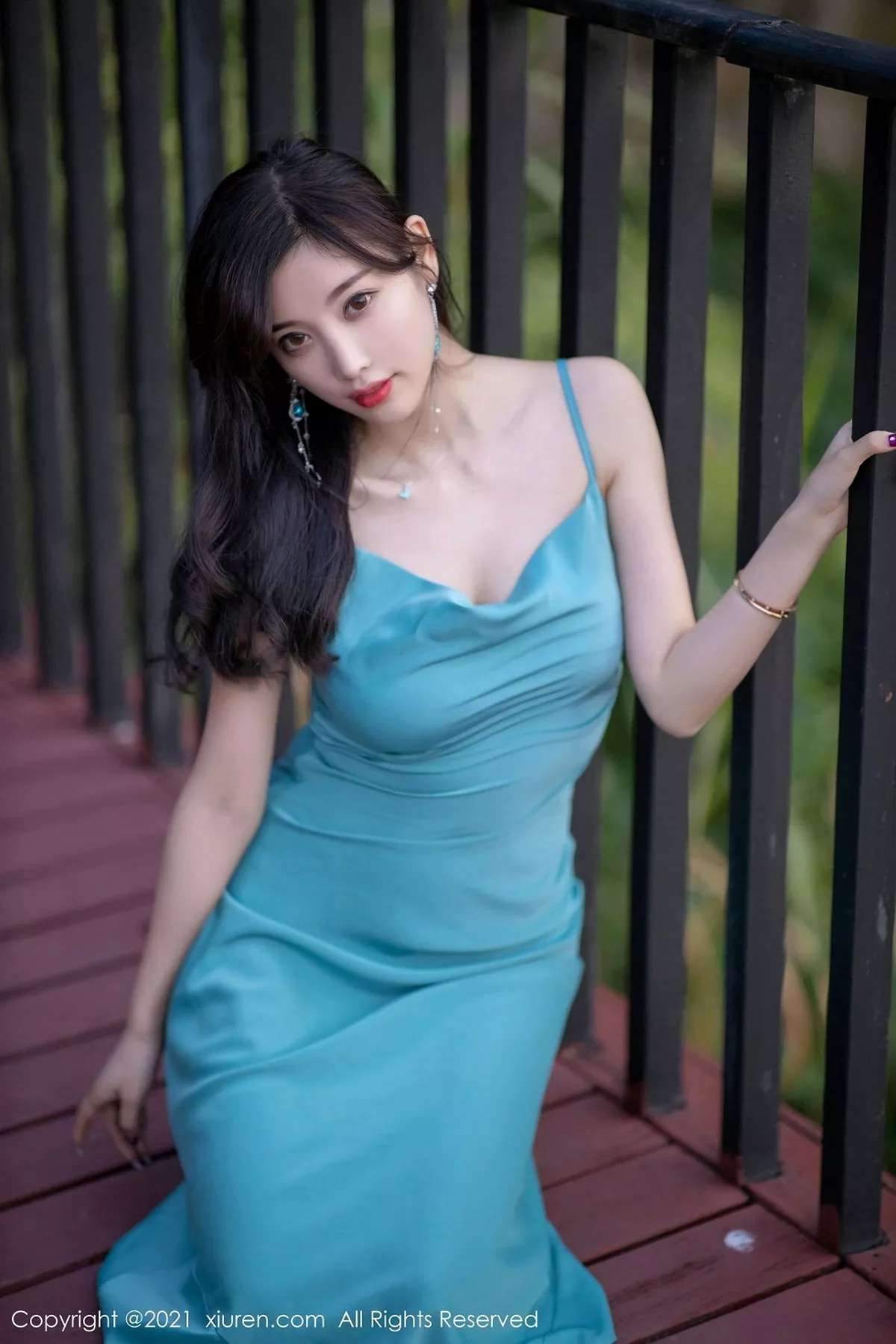 秀人集.com_[XiuRen秀人网]No.2997_女神杨晨晨sugar私房典雅吊裙配蕾丝腿袜半撩秀翘臀诱惑写真67P