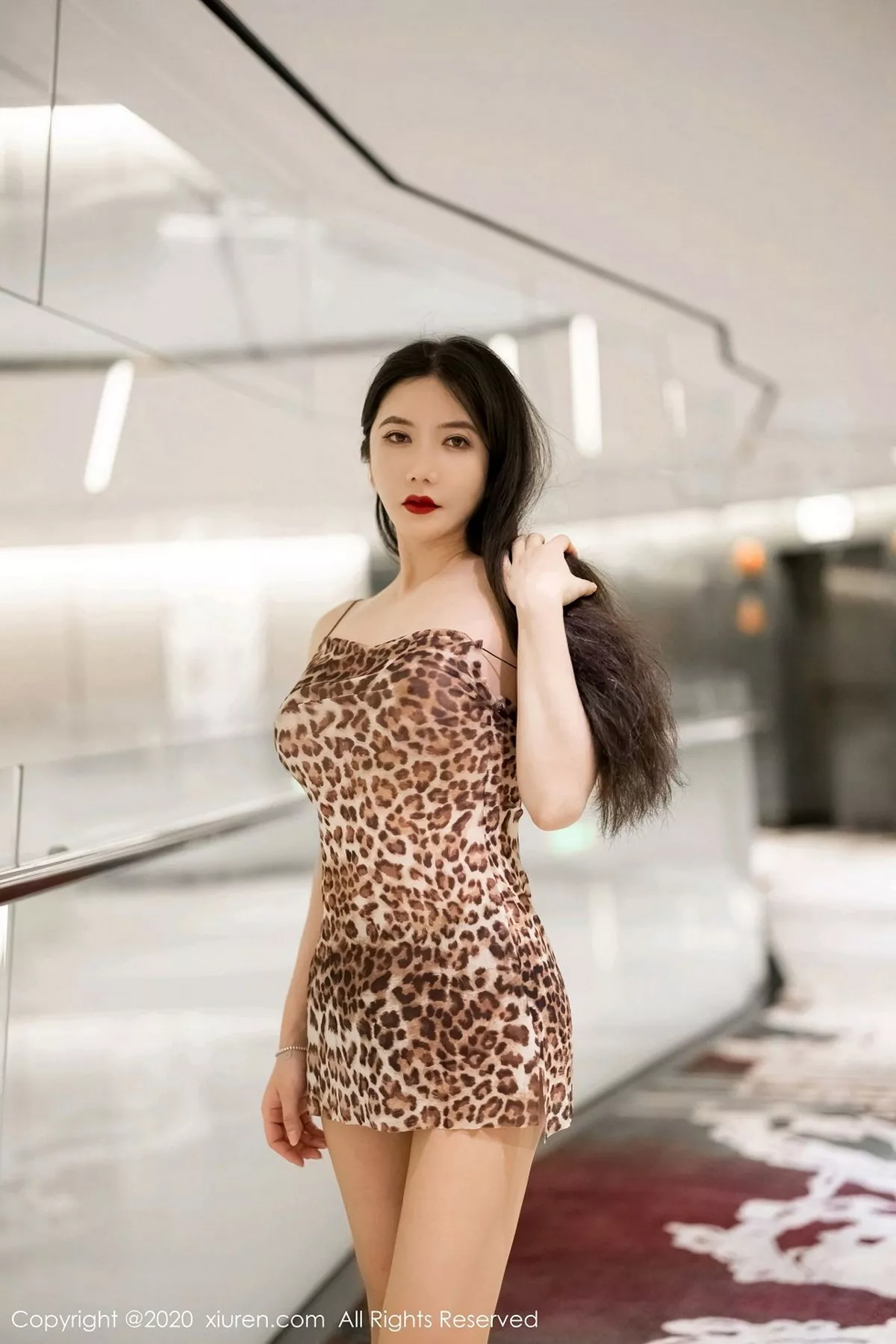秀人集.com_[XiuRen秀人网]No.2912_女神心妍小公主狂野豹纹吊裙半脱肉丝裤袜秀丰乳肥臀诱惑写真32P