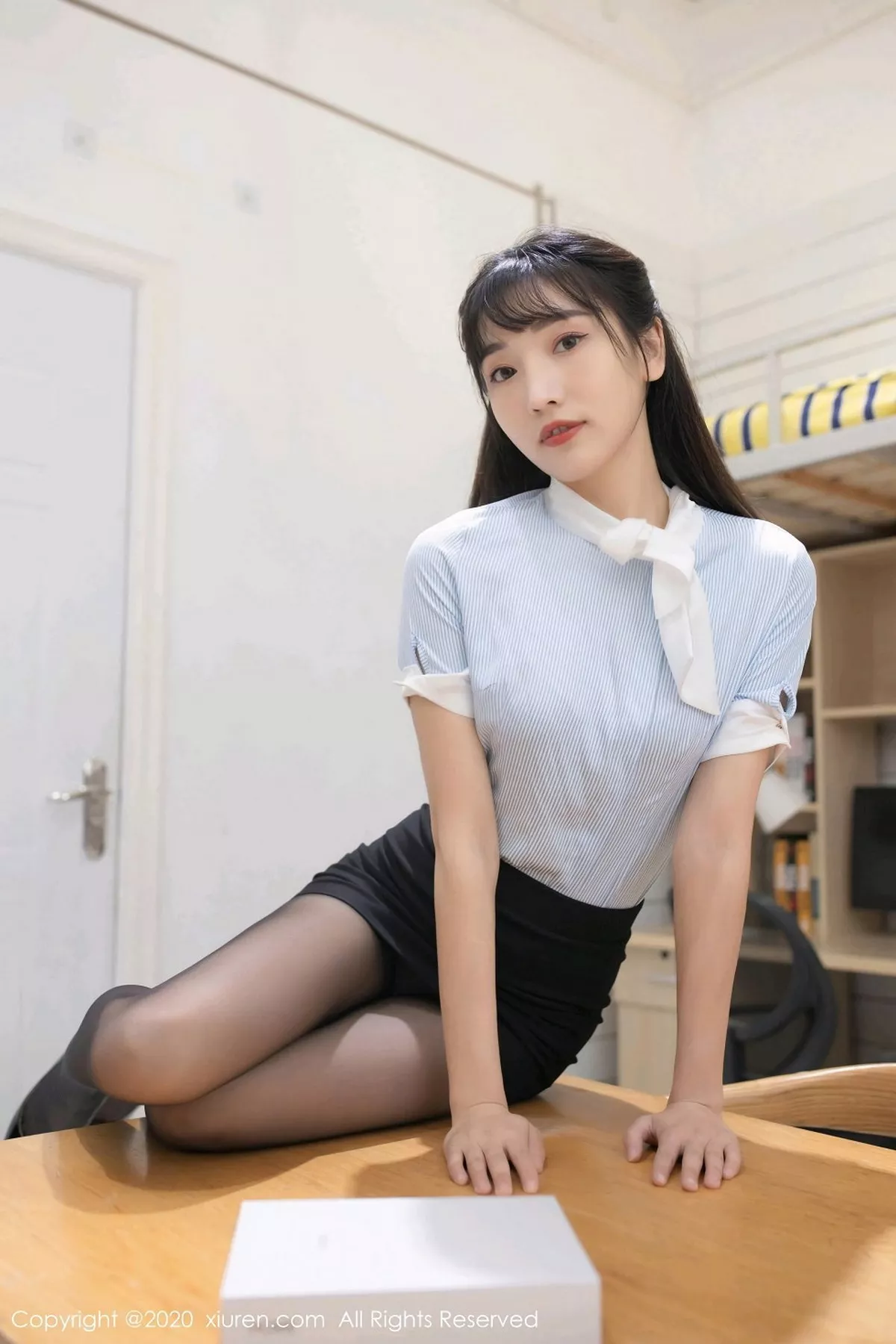 秀人集.com_[XiuRen秀人网]No.2932_嫩模陆萱萱三亚旅拍私房性感内衣配开档黑丝裤袜完美诱惑写真72P