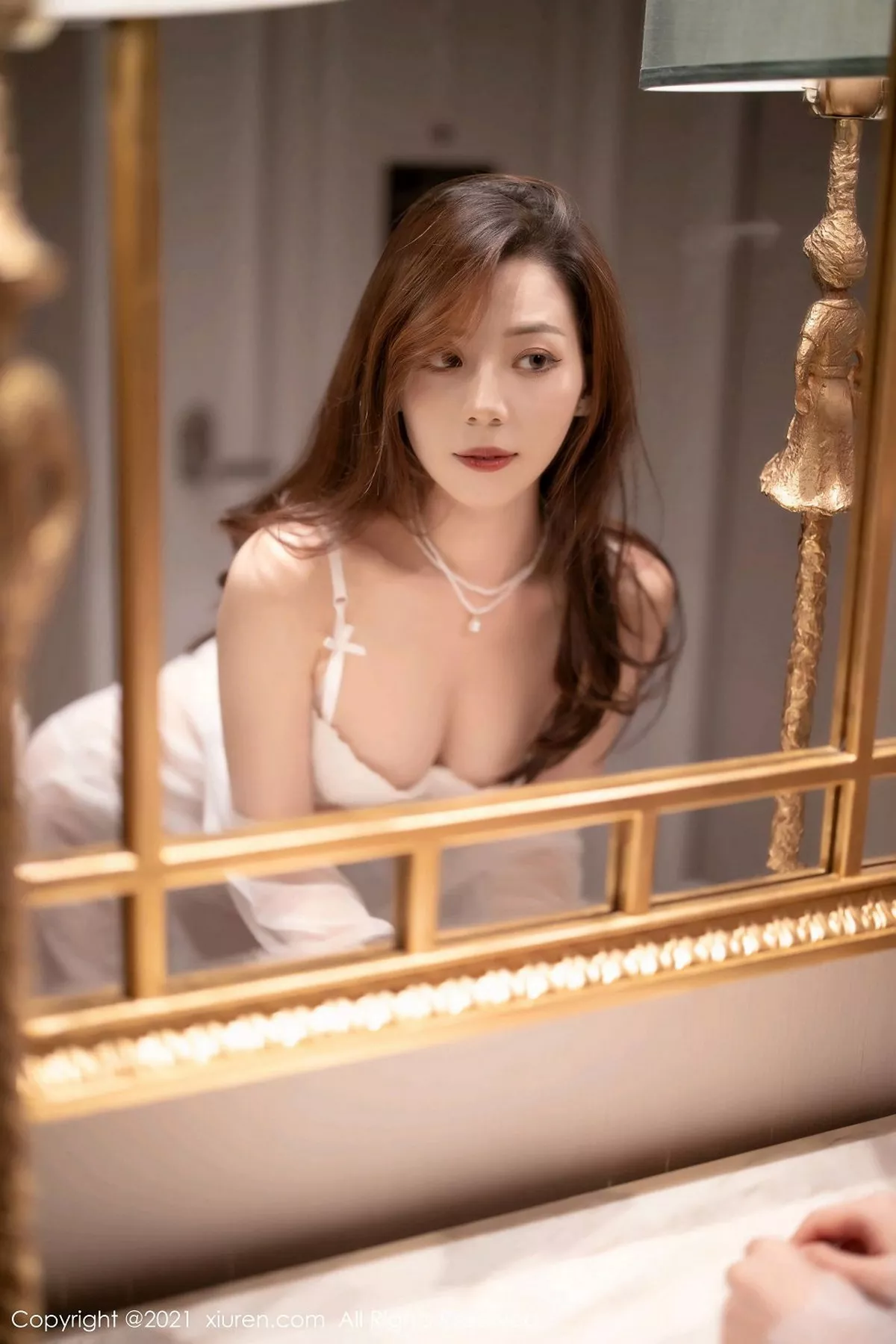 秀人集.com_[XiuRen秀人网]No.3045_嫩模言沫私房床上白天轻透镂空内衣秀翘臀美腿撩人诱惑写真50P