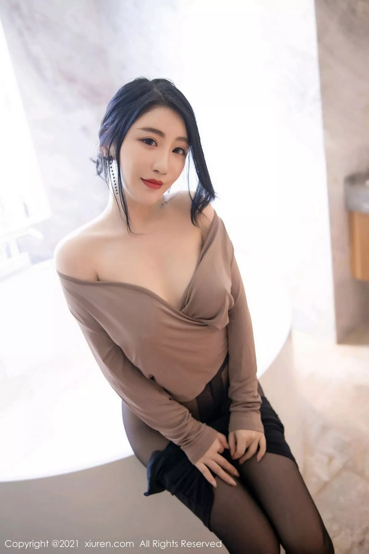 秀人集.com_[XiuRen秀人网]No.3057_女神绯月樱-Chery都市风格深V配黑丝裤袜浴缸里湿身诱惑写真67P