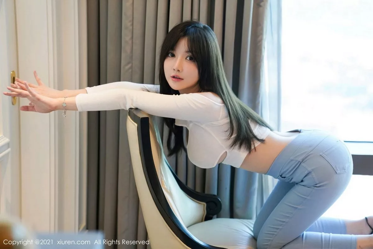 秀人集.com_[XiuRen秀人网]No.3055_女神糯美子Mini澳门旅拍拉链式紧身牛仔裤露丁字裤秀翘臀诱惑写真43P
