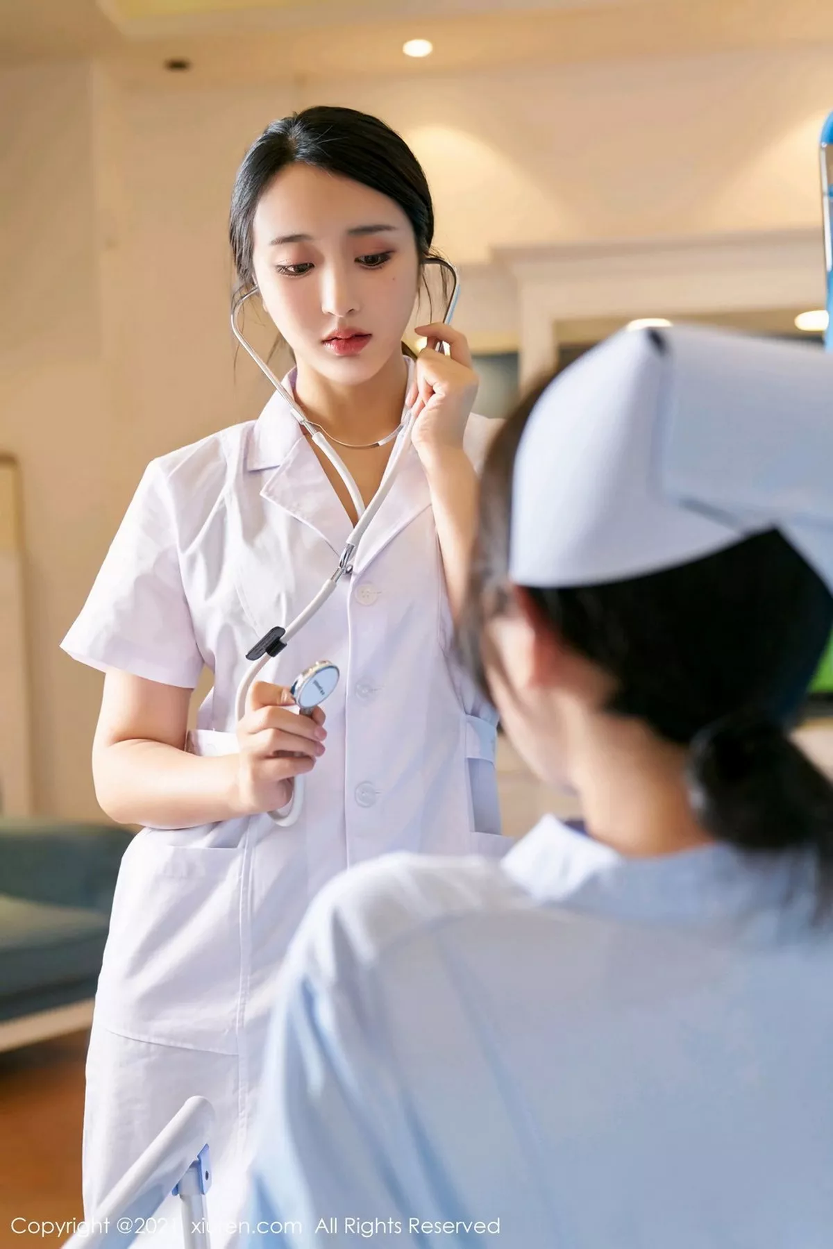 秀人集.com_[XiuRen秀人网]No.3060_嫩模九月生＆林子欣心愿旅拍医生护士剧情主题床上撩人诱惑写真85P