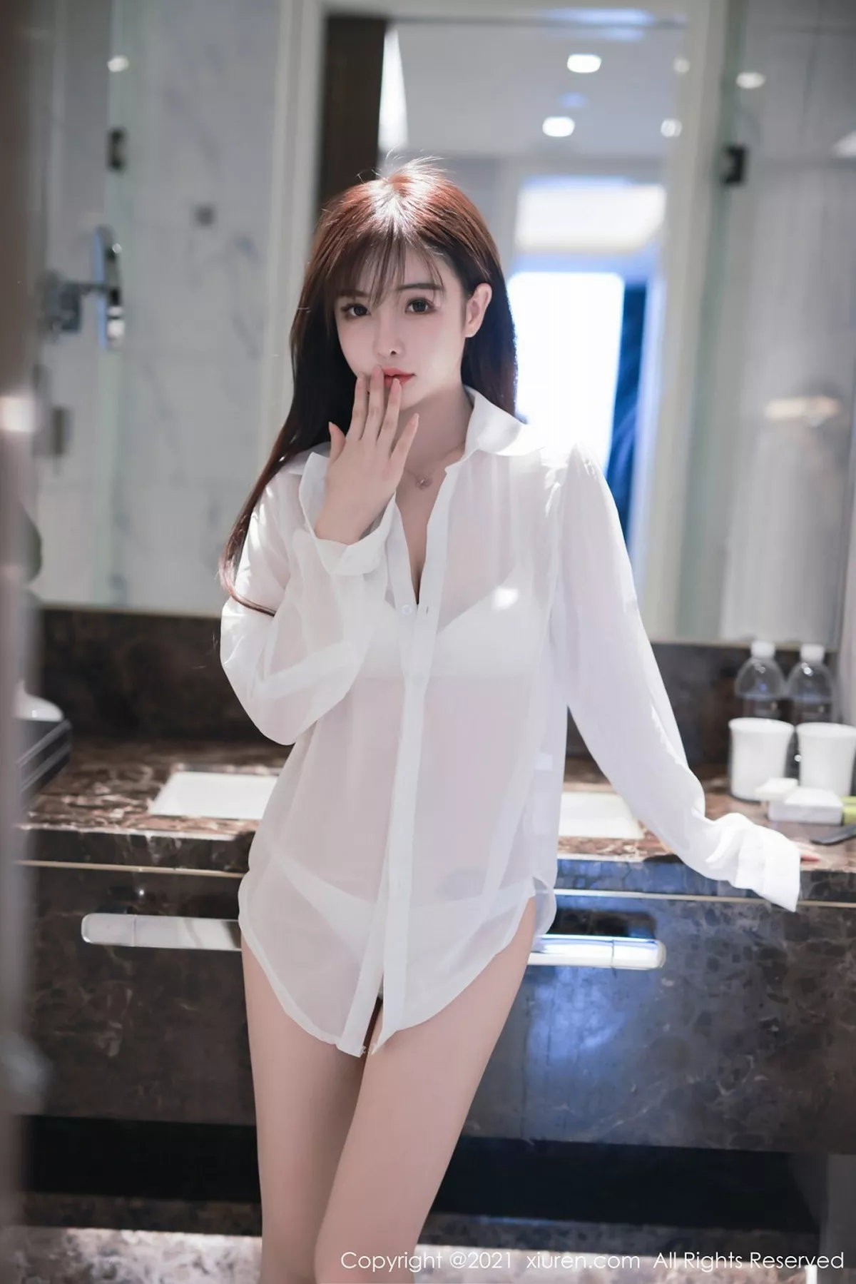秀人集.com_[XiuRen秀人网]No.3064_嫩模南初妹妹洁白动人衬衫配白色内衣秀完美身材撩人诱惑写真50P
