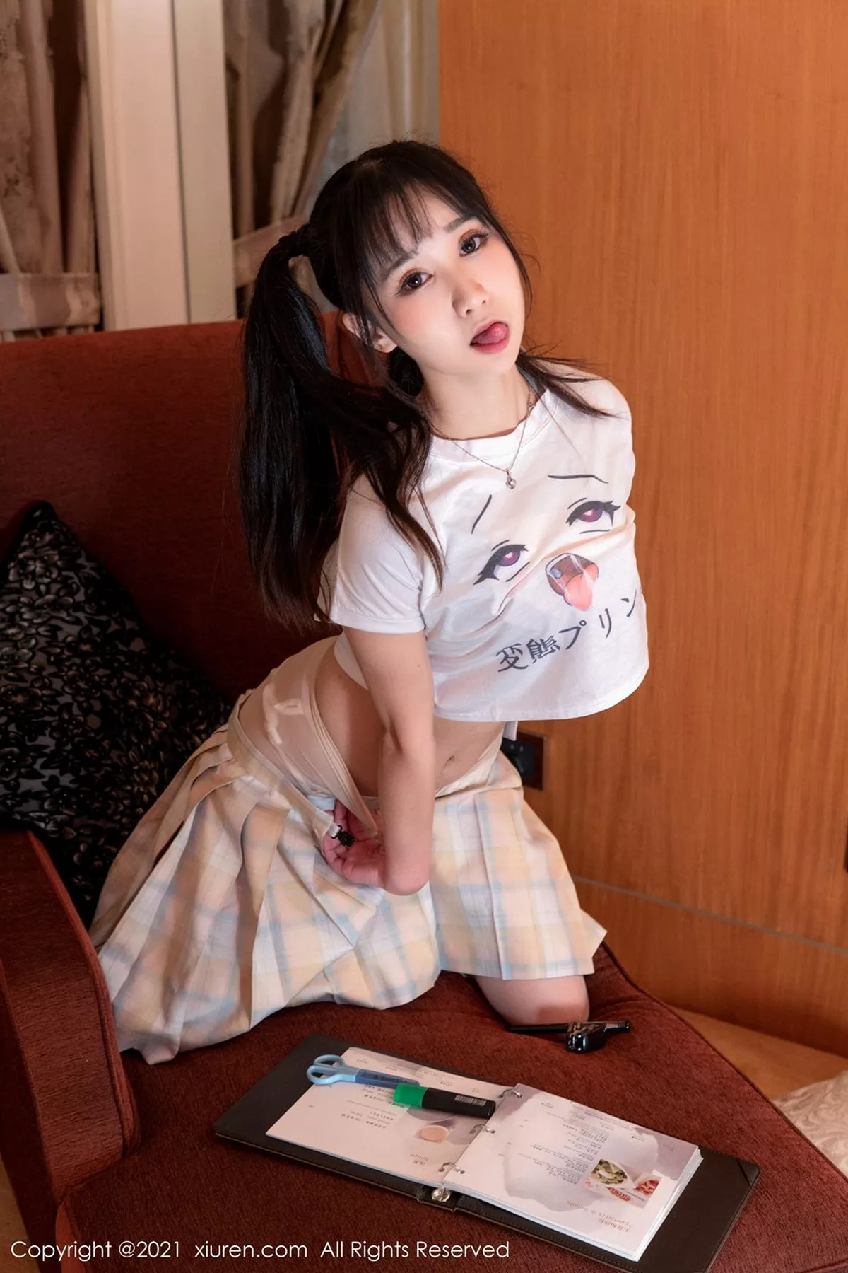 秀人集.com_[XiuRen秀人网]No.3070_智齿小可爱小果冻儿私房卡通服饰配超薄肉丝裤袜秀翘臀诱惑写真55P