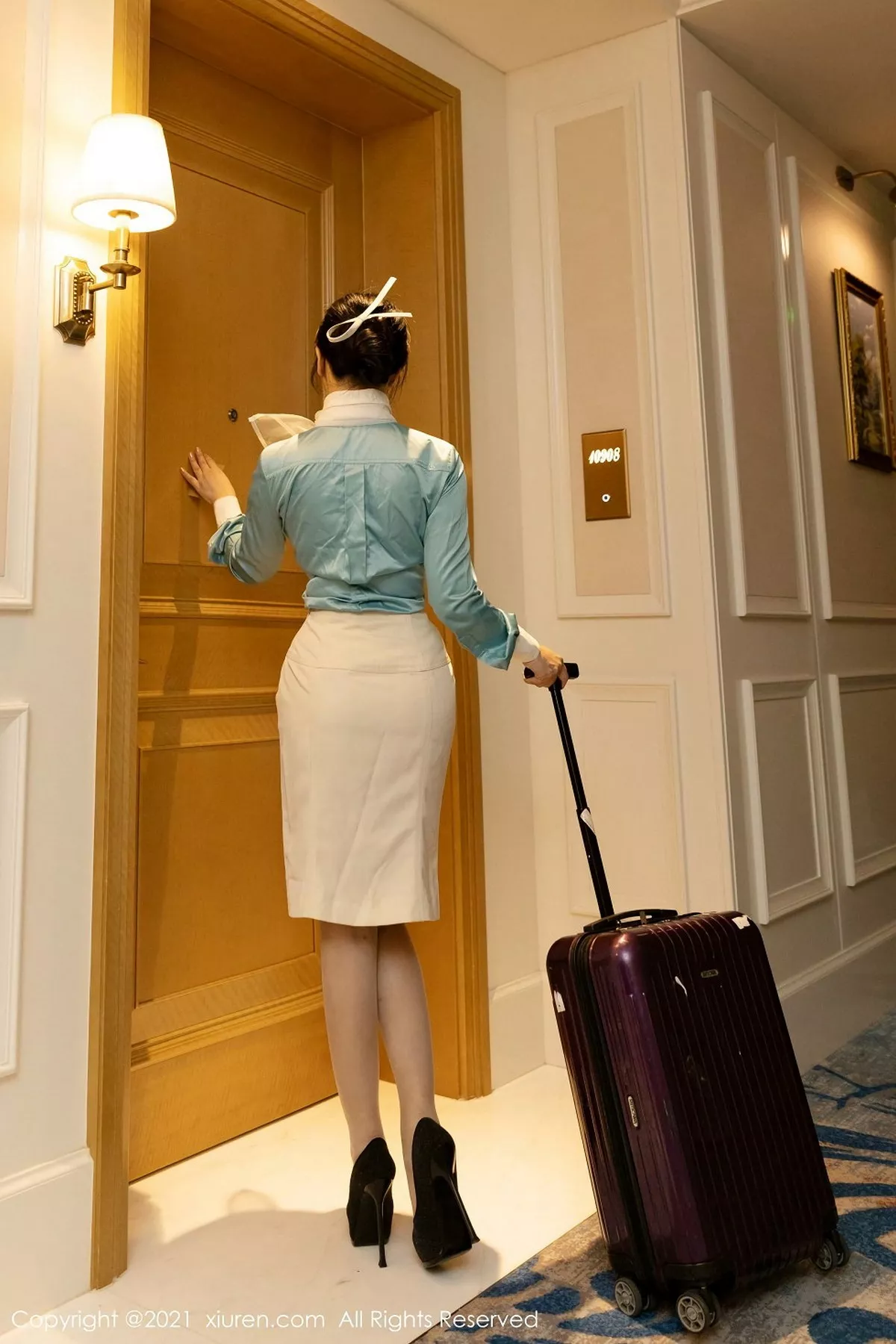 秀人集.com_[XiuRen秀人网]No.3014_嫩模允爾厦门旅拍空姐剧情主题私房脱衣露火辣身材诱惑写真84P