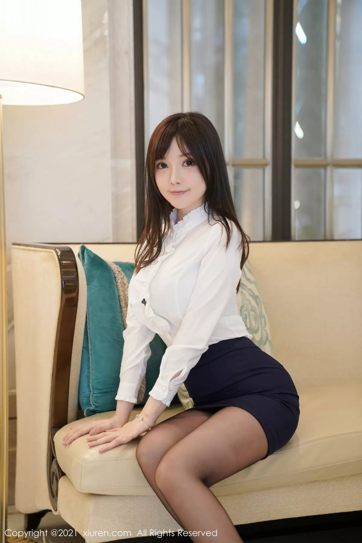 秀人集.com_[XiuRen秀人网]No.3026_女神糯美子Mini澳门旅拍前台接待剧情主题黑丝裤袜诱惑写真72P