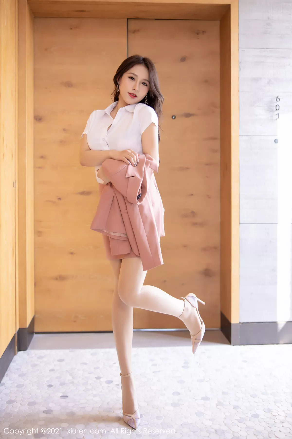 图片[29]-[XiuRen秀人网]第3202期徐安安写真-秀人集
