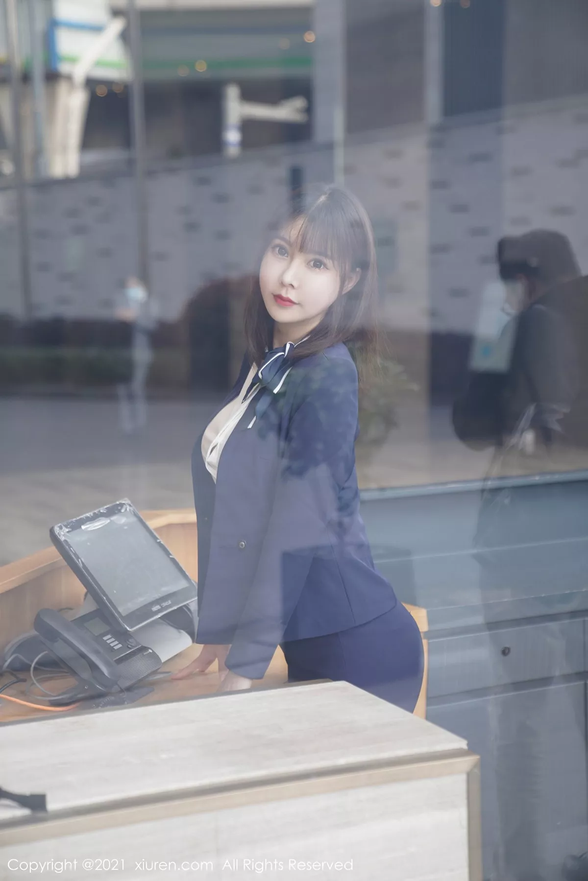 图片[20]-[XiuRen秀人网]第3221期晓鱼酱写真-秀人集