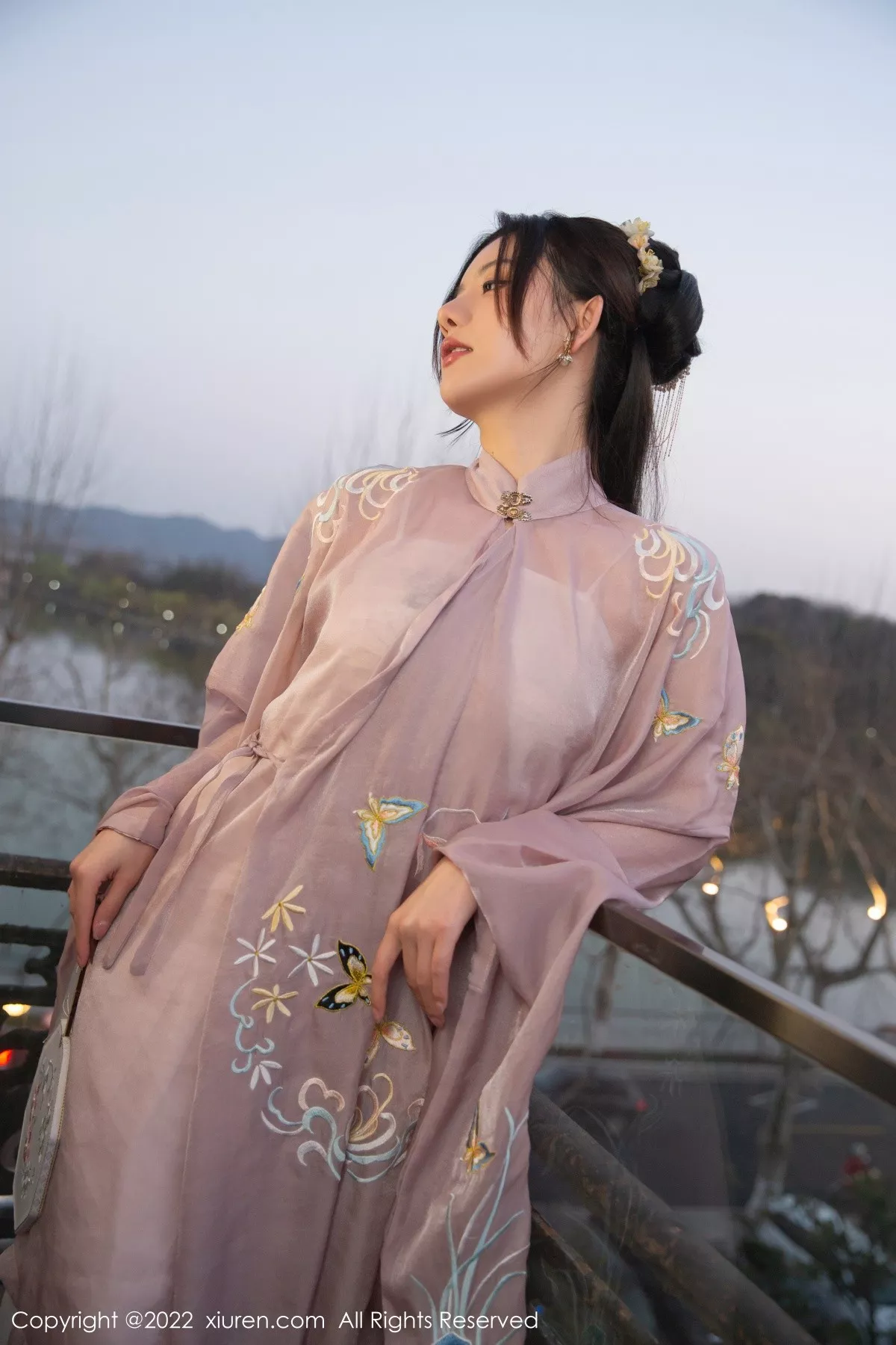 [XiuRen秀人网]第4945期就是阿朱啊写真-秀人集