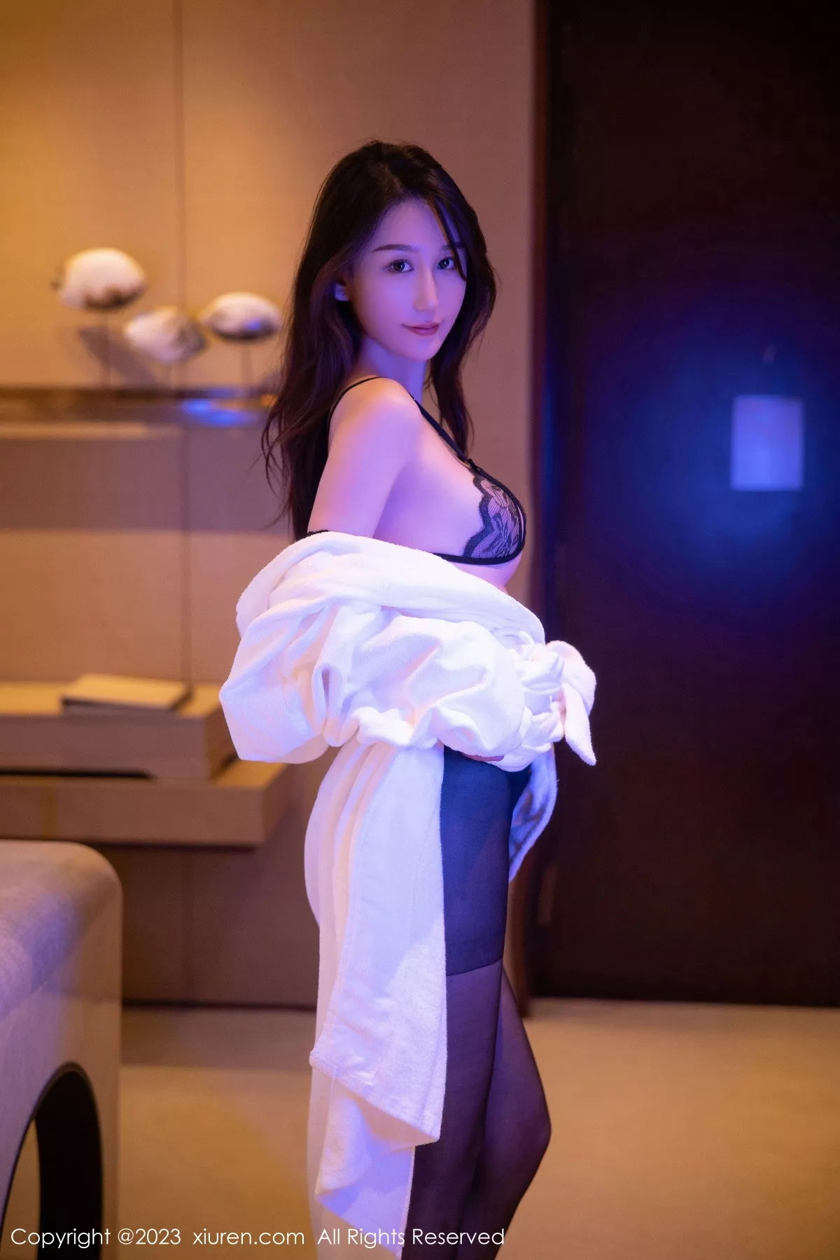图片[11]-[XiuRen秀人网]第6083期薇薇酱写真-秀人集