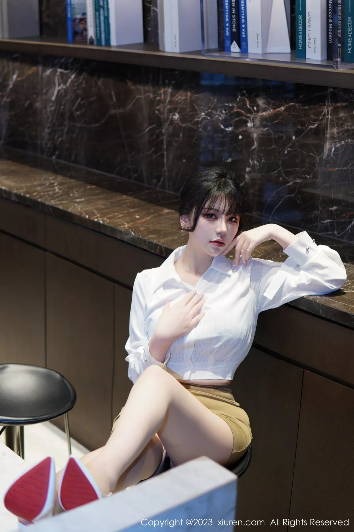 图片[2]-[XiuRen秀人网]第6111期桃桃子写真-秀人集