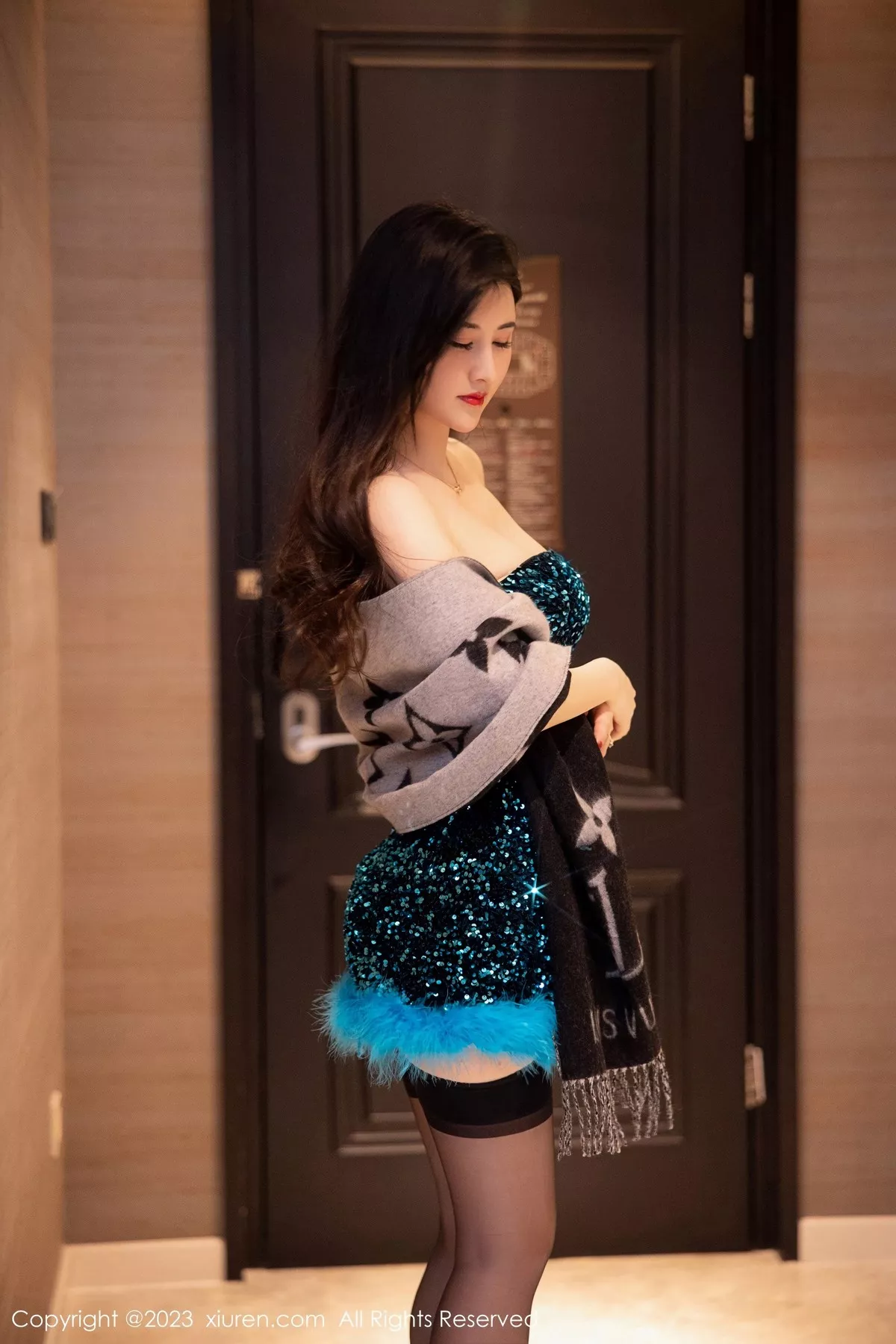 图片[2]-[XiuRen秀人网]第6384期诗诗写真-秀人集