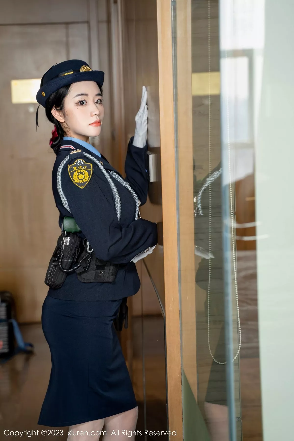 图片[13]-[XiuRen秀人网]第6497期汐汐爱吃草莓写真-秀人集