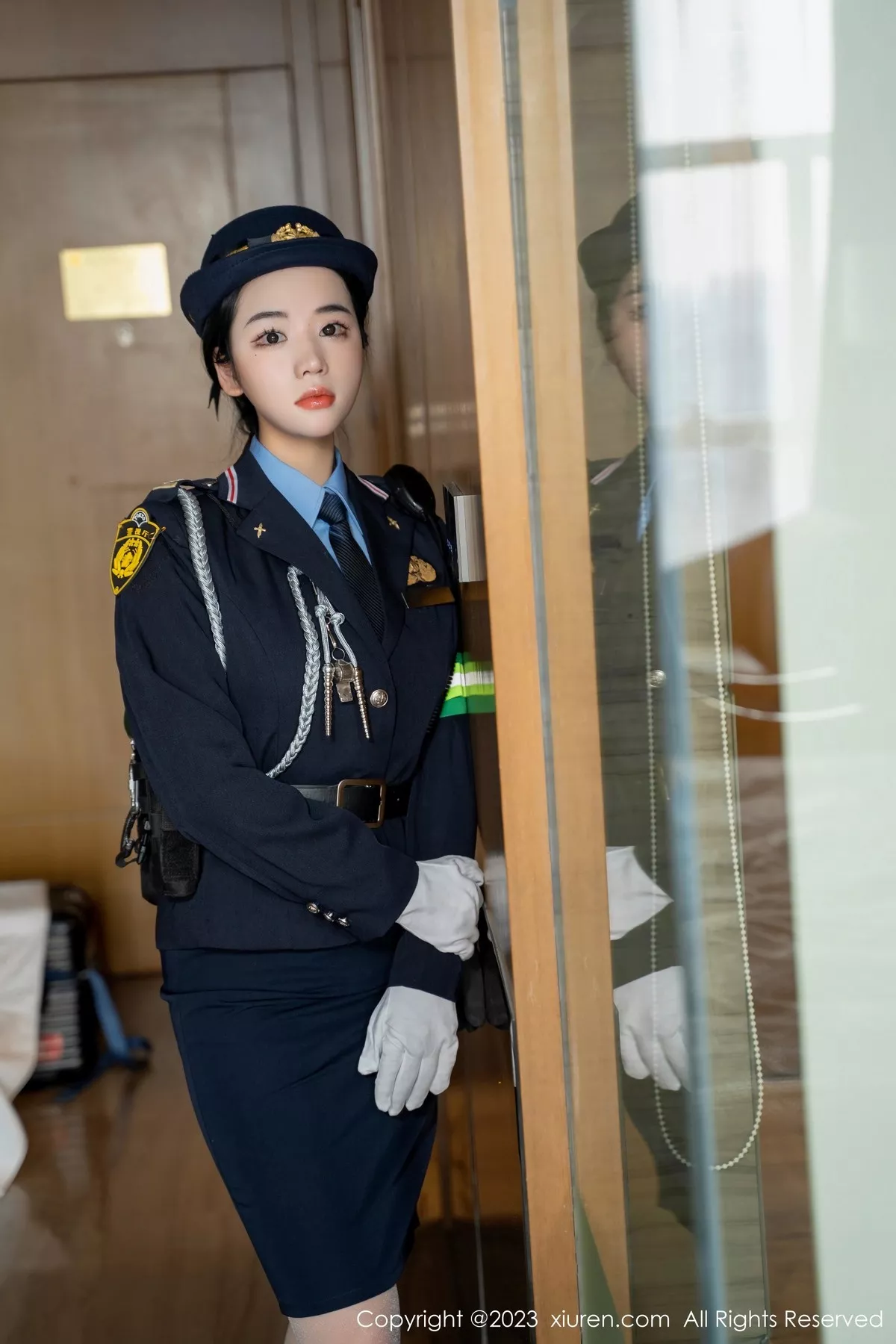 图片[12]-[XiuRen秀人网]第6497期汐汐爱吃草莓写真-秀人集