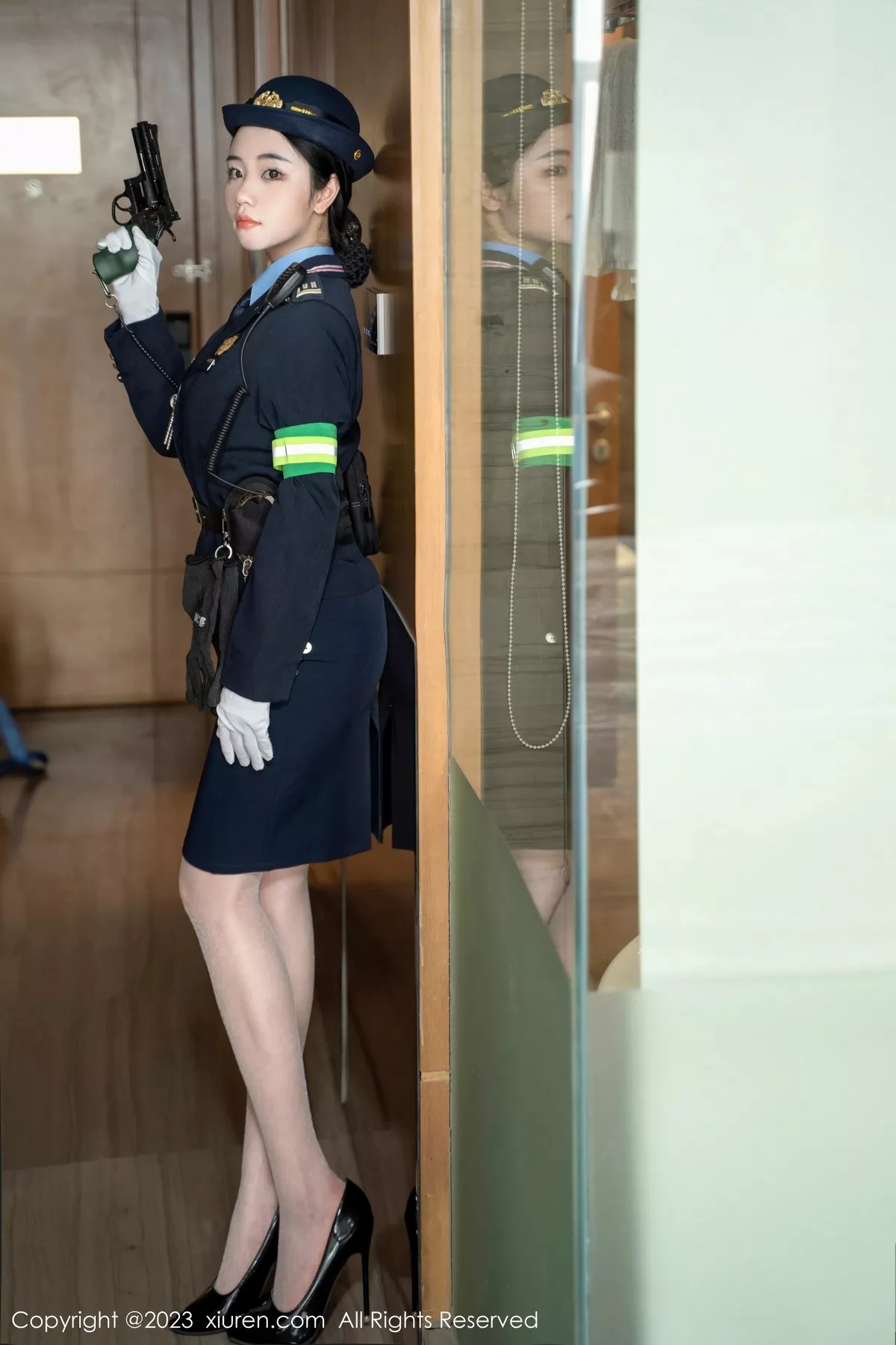 图片[18]-[XiuRen秀人网]第6497期汐汐爱吃草莓写真-秀人集