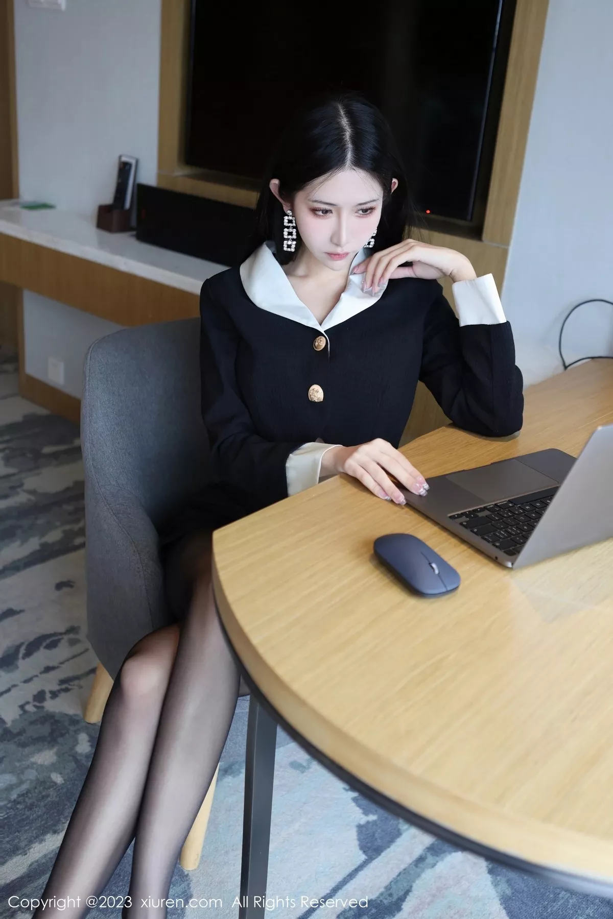 图片[4]-[XiuRen秀人网]第6695期依娜写真-秀人集