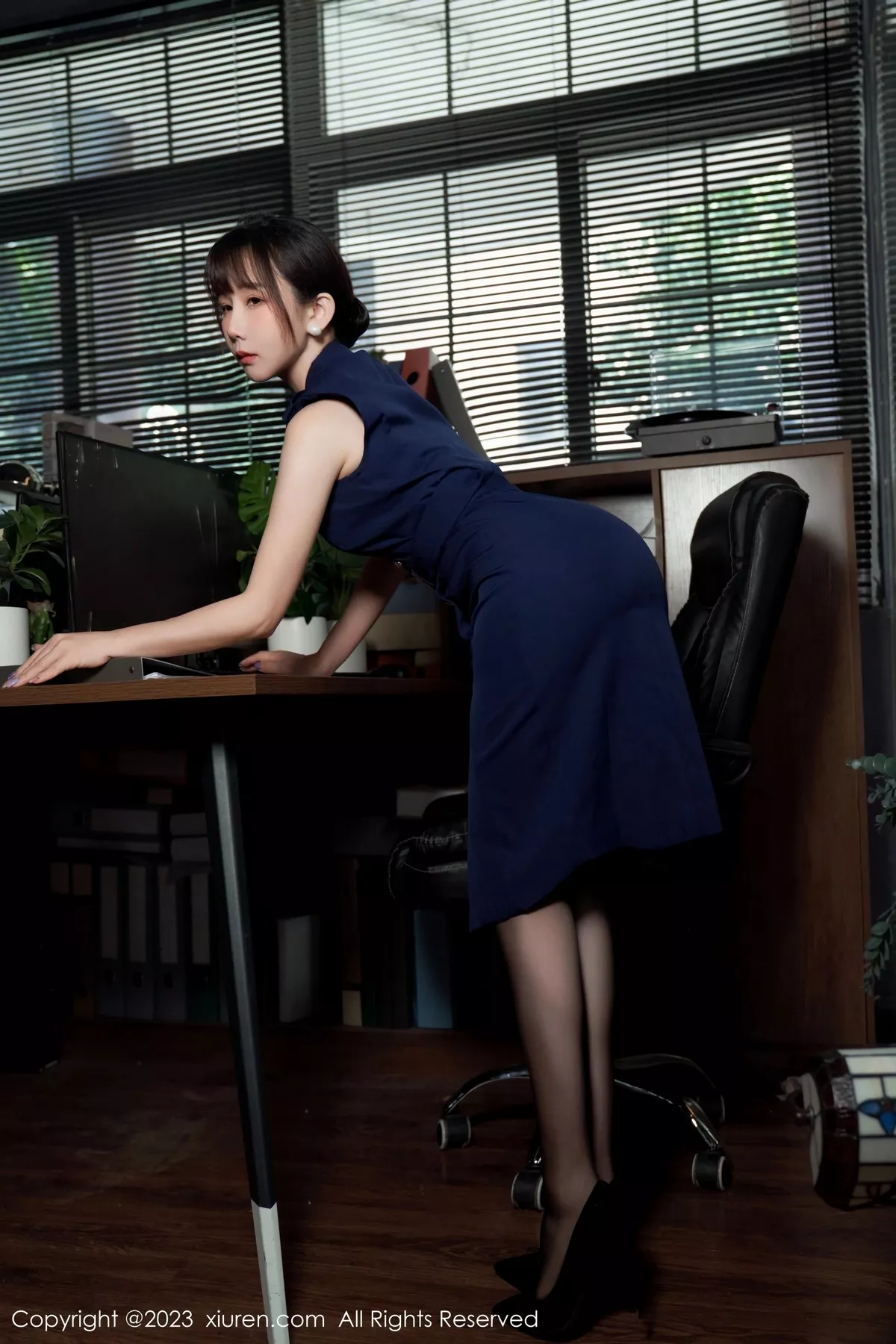 图片[12]-[XiuRen秀人网]第6737期波巧酱写真-秀人集