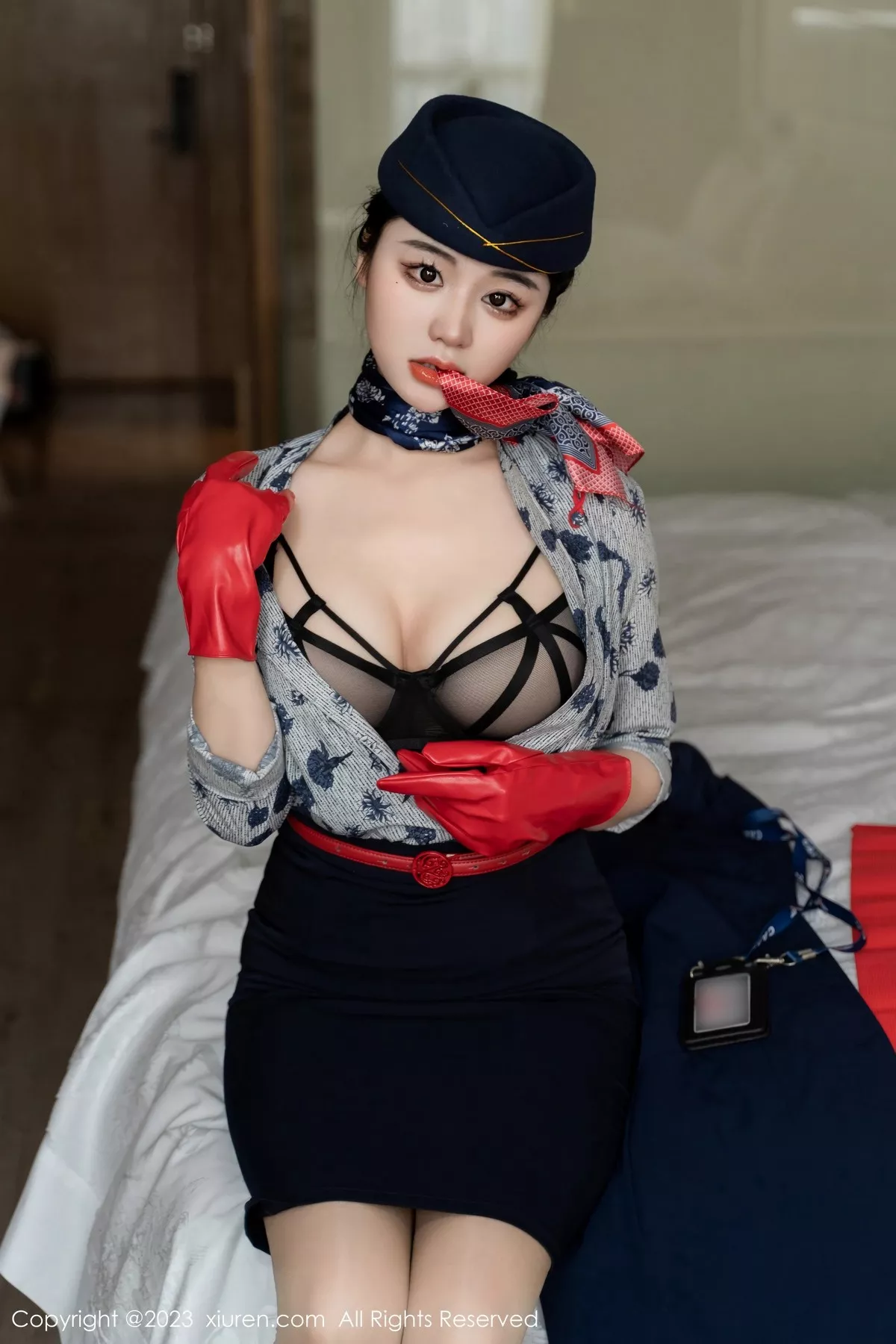 图片[2]-[XiuRen秀人网]第6790期汐汐爱吃草莓写真-秀人集