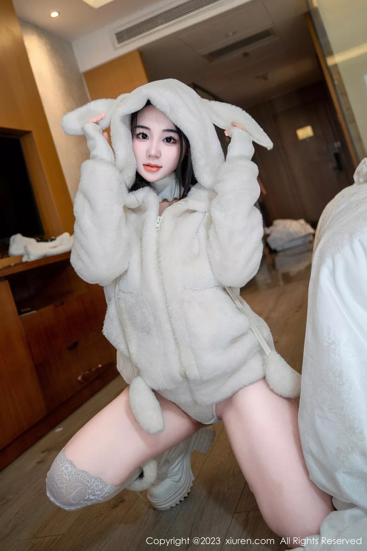 图片[10]-[XiuRen秀人网]第7018期汐汐爱吃草莓写真-秀人集