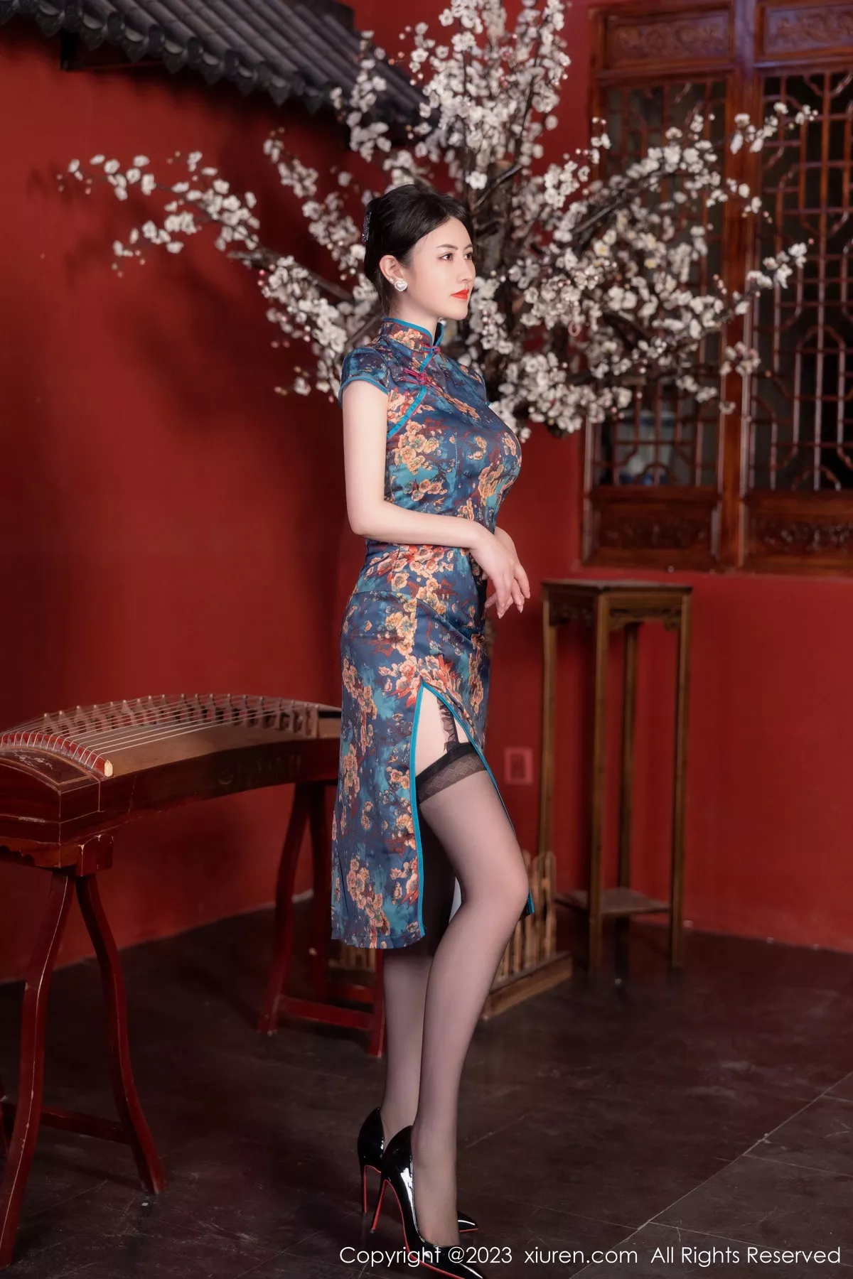 图片[3]-[XiuRen秀人网]第7051期诗诗写真-秀人集