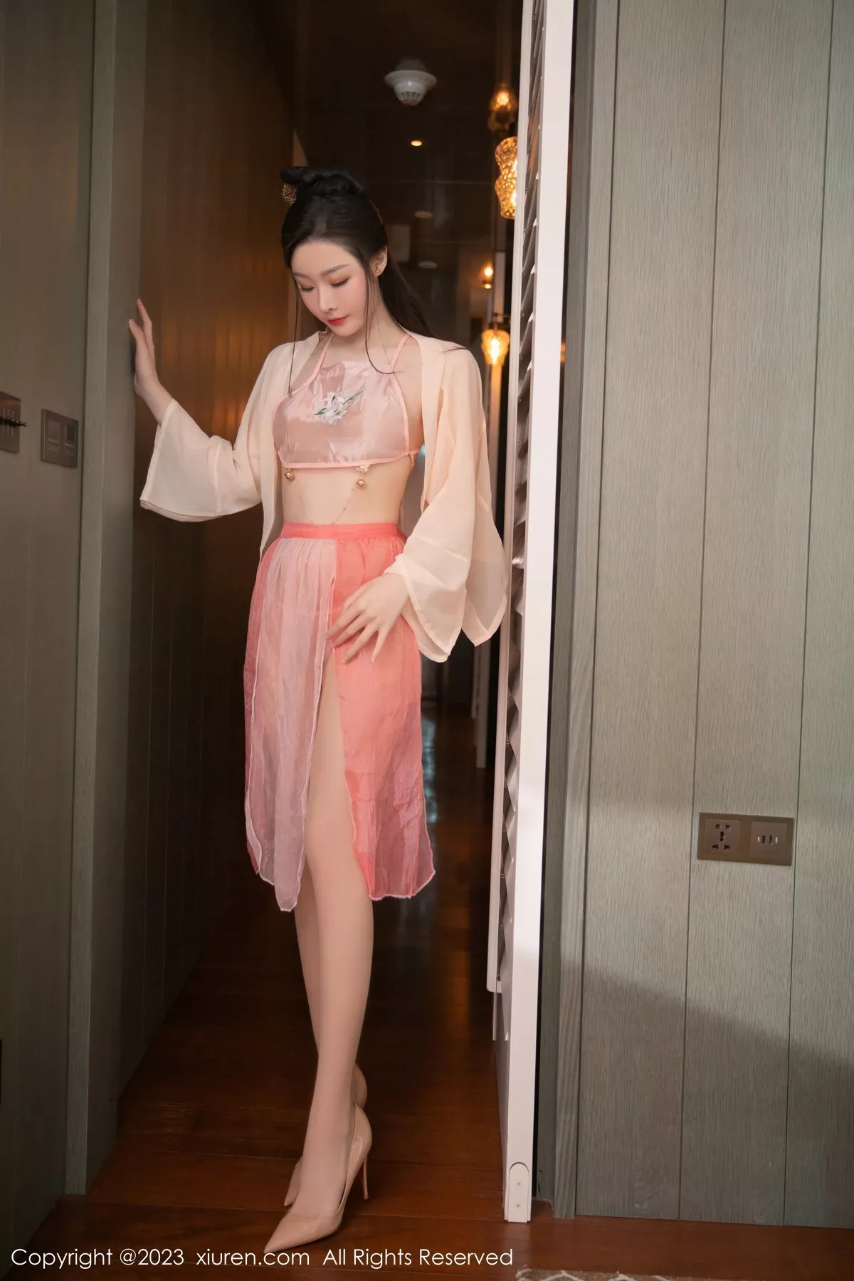 [XiuRen秀人网]第7075期是小逗逗写真-秀人集