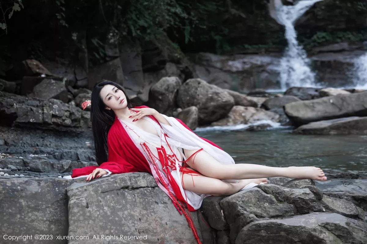 图片[13]-[XiuRen秀人网]第7295期严利娅写真-秀人集