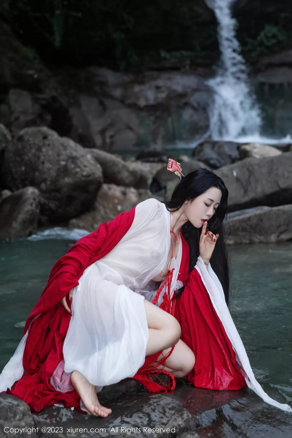 图片[14]-[XiuRen秀人网]第7295期严利娅写真-秀人集