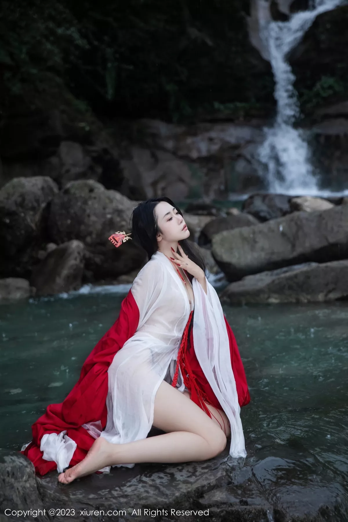 图片[15]-[XiuRen秀人网]第7295期严利娅写真-秀人集